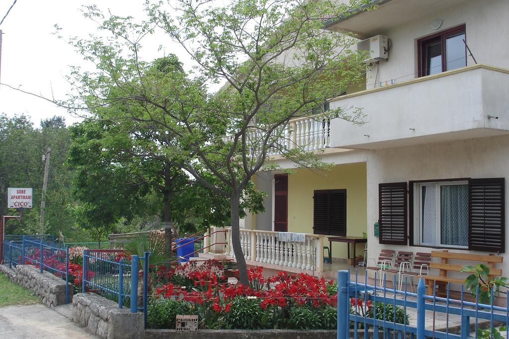 Apartments Cico Starigrad Paklenica Ruang foto
