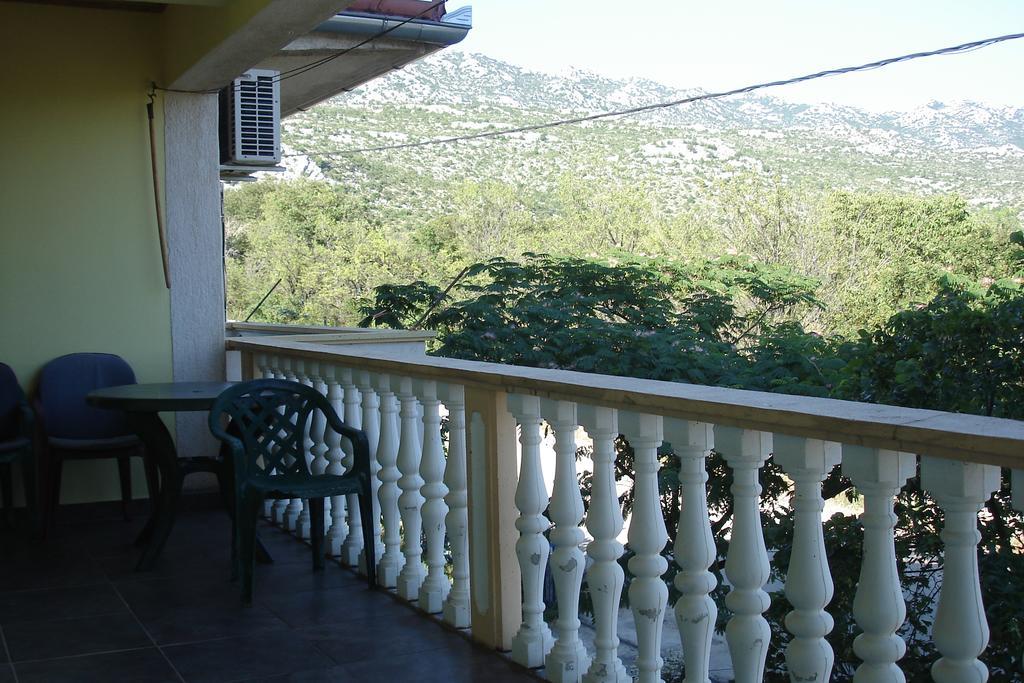Apartments Cico Starigrad Paklenica Bagian luar foto