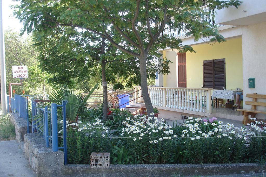 Apartments Cico Starigrad Paklenica Bagian luar foto