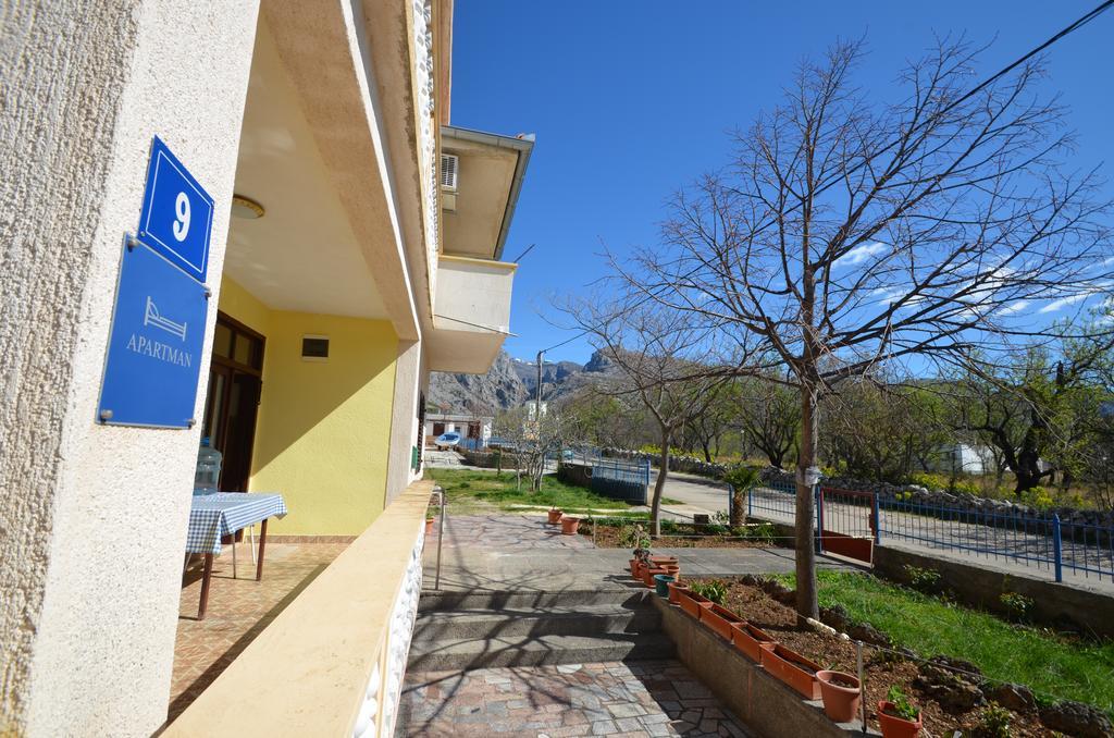 Apartments Cico Starigrad Paklenica Bagian luar foto
