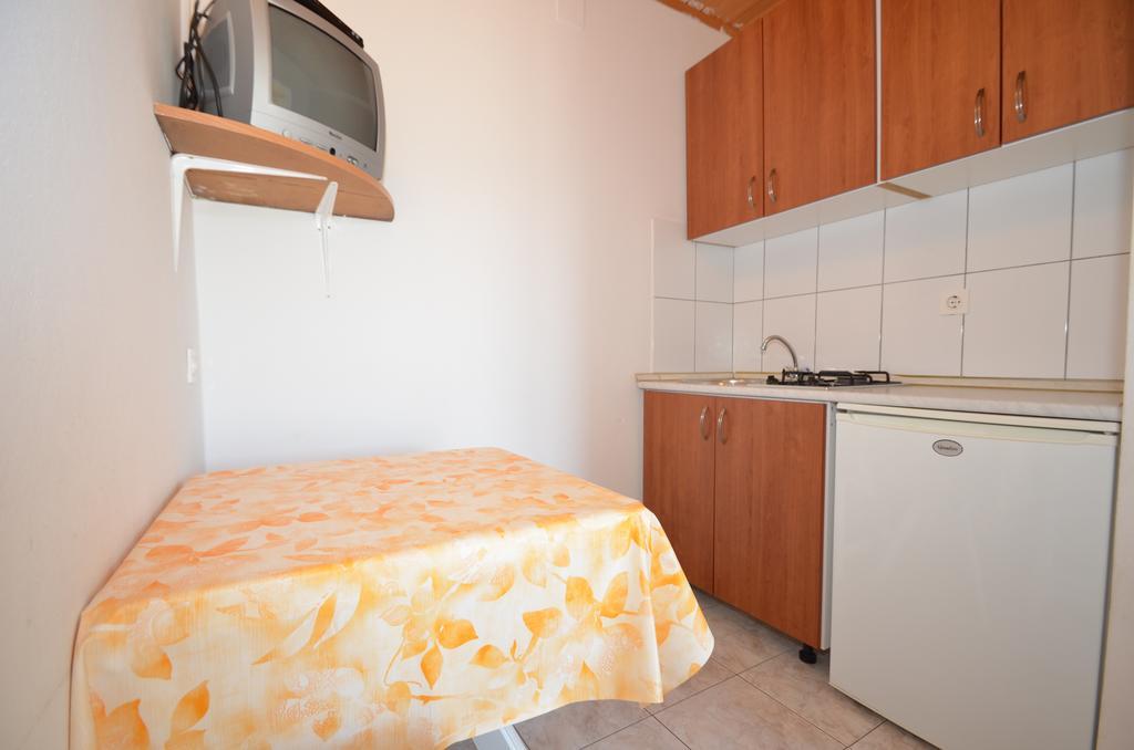 Apartments Cico Starigrad Paklenica Bagian luar foto