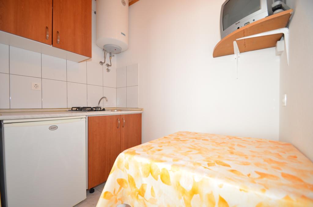 Apartments Cico Starigrad Paklenica Bagian luar foto