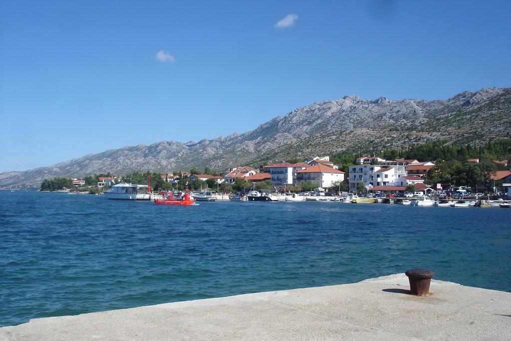 Apartments Cico Starigrad Paklenica Bagian luar foto