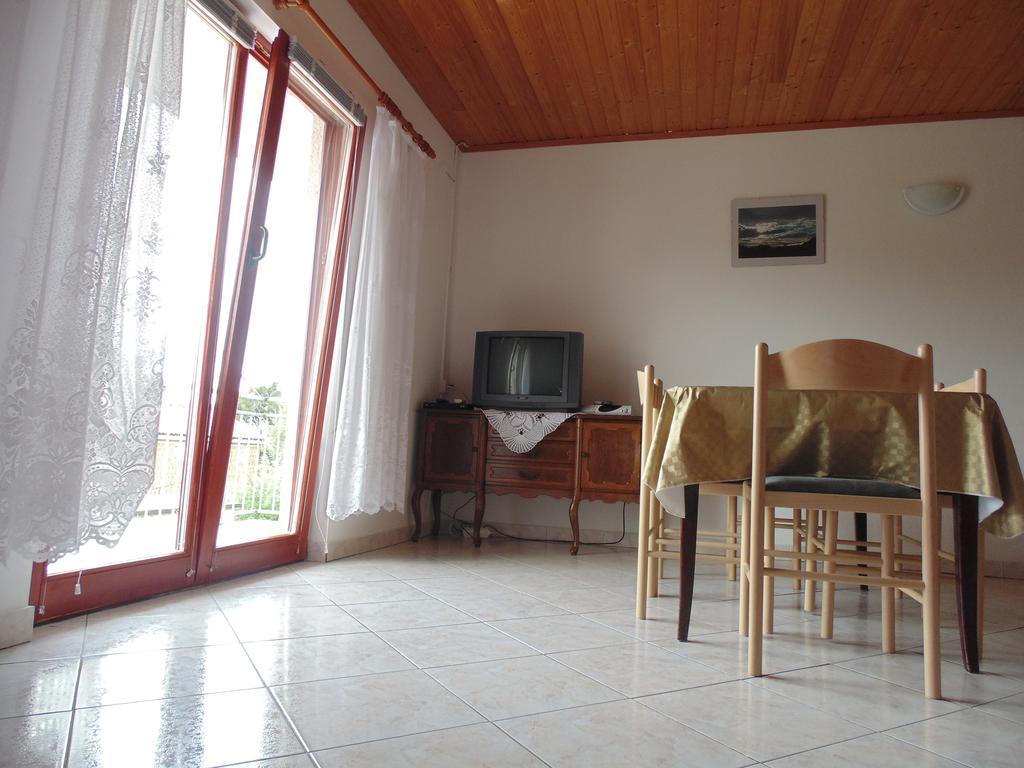 Apartments Cico Starigrad Paklenica Bagian luar foto
