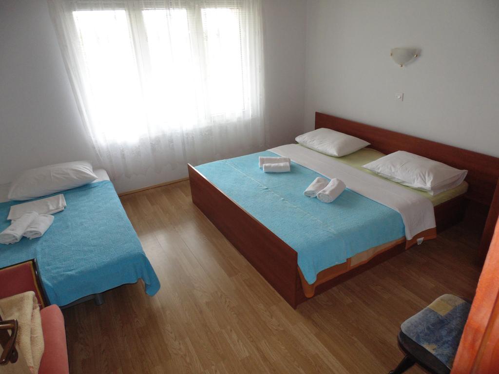 Apartments Cico Starigrad Paklenica Bagian luar foto