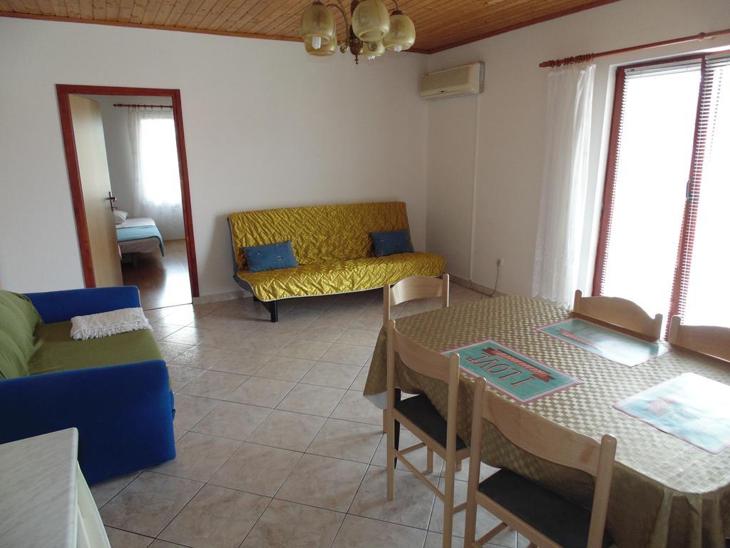 Apartments Cico Starigrad Paklenica Bagian luar foto