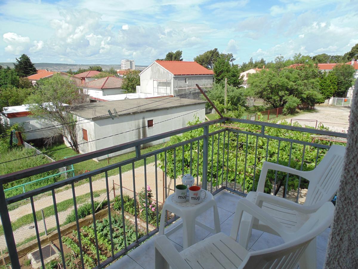 Apartments Cico Starigrad Paklenica Bagian luar foto